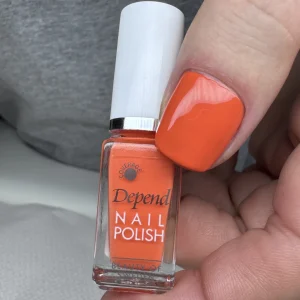 Depend  Kynsilakka 813, 5 ml